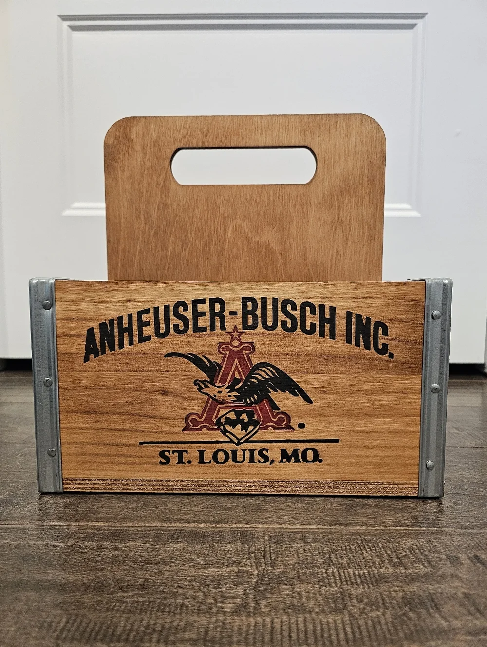 RARE & Vintage-Style Anheuser-Busch Wooden 6-Pack Beverage Bottle Carrier
